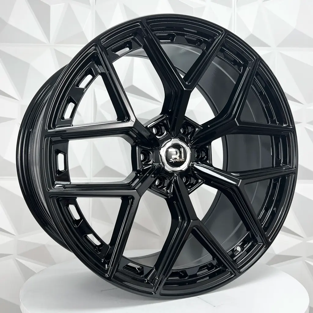 877 Gloss Black 01.webp